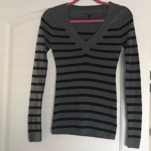 Small women’s long sleeve V-neck Express sweater